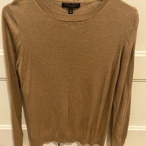 Banana Republic women cashmere sweater. Good condition.